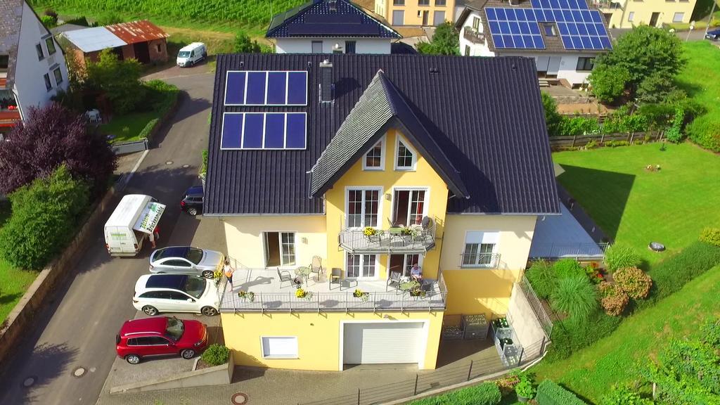 Wein- Und Gaestehaus Genetsch Lieser Exterior foto